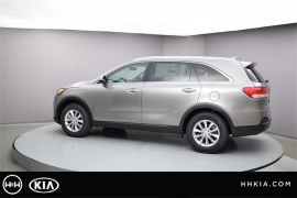 New 2018  Kia Sorento 4d SUV FWD LX at Promax Motors near Davenport, IA