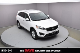 New 2018  Kia Sorento 4d SUV AWD LX at Promax Motors near Davenport, IA
