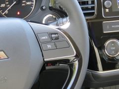 New 2019  Mitsubishi Outlander 4d SUV FWD SE at Promax Motors near Davenport, IA