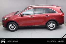 New 2018  Kia Sorento 4d SUV FWD LX at Promax Motors near Davenport, IA