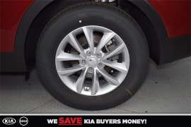 New 2018  Kia Sorento 4d SUV FWD LX at Promax Motors near Davenport, IA