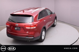 New 2018  Kia Sorento 4d SUV FWD LX at Promax Motors near Davenport, IA