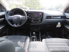 New 2019  Mitsubishi Outlander 4d SUV FWD SE at Promax Motors near Davenport, IA