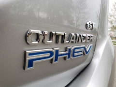 New 2019  Mitsubishi Outlander Plug-In Hybrid 4d SUV AWC GT at Promax Motors near Davenport, IA