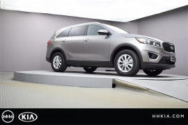 New 2018  Kia Sorento 4d SUV FWD LX at Promax Motors near Davenport, IA