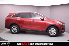 New 2018  Kia Sorento 4d SUV FWD LX at Promax Motors near Davenport, IA
