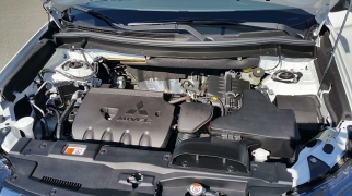 New 2019  Mitsubishi Outlander 4d SUV FWD SE at Promax Motors near Davenport, IA