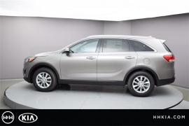 New 2018  Kia Sorento 4d SUV FWD LX at Promax Motors near Davenport, IA