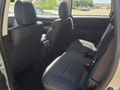 New 2019  Mitsubishi Outlander 4d SUV FWD SE at Promax Motors near Davenport, IA