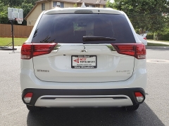 New 2019  Mitsubishi Outlander 4d SUV FWD SE at Promax Motors near Davenport, IA