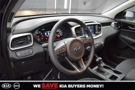 New 2018  Kia Sorento 4d SUV FWD LX at Promax Motors near Davenport, IA