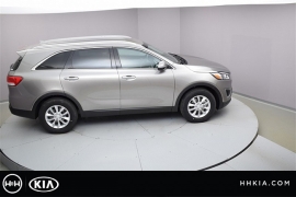 New 2018  Kia Sorento 4d SUV FWD LX at Promax Motors near Davenport, IA