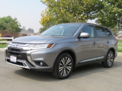 New 2019  Mitsubishi Outlander 4d SUV FWD SE at Promax Motors near Davenport, IA