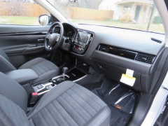 New 2019  Mitsubishi Outlander 4d SUV FWD SE at Promax Motors near Davenport, IA