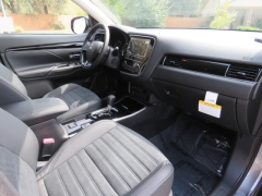 New 2019  Mitsubishi Outlander 4d SUV FWD SE at Promax Motors near Davenport, IA