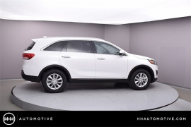 New 2018  Kia Sorento 4d SUV AWD LX at Promax Motors near Davenport, IA