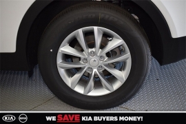 New 2018  Kia Sorento 4d SUV AWD LX at Promax Motors near Davenport, IA