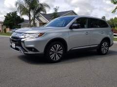 New 2019  Mitsubishi Outlander 4d SUV FWD ES at Promax Motors near Davenport, IA