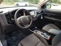 New 2019  Mitsubishi Outlander 4d SUV FWD ES at Promax Motors near Davenport, IA