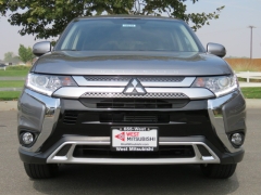 New 2019  Mitsubishi Outlander 4d SUV FWD SE at Promax Motors near Davenport, IA