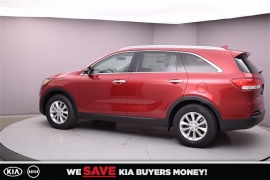 New 2018  Kia Sorento 4d SUV FWD LX at Promax Motors near Davenport, IA