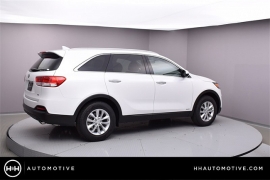 New 2018  Kia Sorento 4d SUV AWD LX at Promax Motors near Davenport, IA
