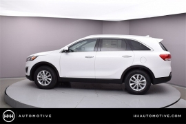 New 2018  Kia Sorento 4d SUV AWD LX at Promax Motors near Davenport, IA