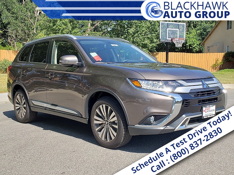 New 2019  Mitsubishi Outlander 4d SUV FWD SEL at Blackhawk Used Cars near Bettendorf, IA