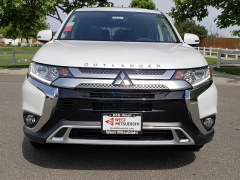 New 2019  Mitsubishi Outlander 4d SUV FWD SE at Promax Motors near Davenport, IA