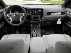 New 2019  Mitsubishi Outlander Plug-In Hybrid 4d SUV AWC SEL at Promax Motors near Davenport, IA