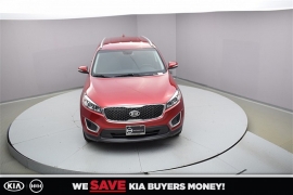 New 2018  Kia Sorento 4d SUV FWD LX at Promax Motors near Davenport, IA
