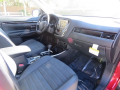 New 2019  Mitsubishi Outlander 4d SUV FWD SE at Promax Motors near Davenport, IA