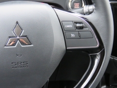 New 2019  Mitsubishi Outlander 4d SUV FWD SE at Promax Motors near Davenport, IA