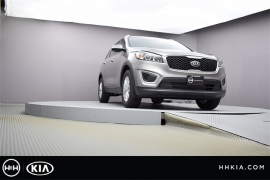 New 2018  Kia Sorento 4d SUV FWD LX at Promax Motors near Davenport, IA