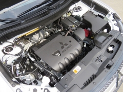 New 2019  Mitsubishi Outlander 4d SUV FWD SE at Promax Motors near Davenport, IA