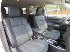 New 2019  Mitsubishi Outlander 4d SUV FWD SE at Promax Motors near Davenport, IA