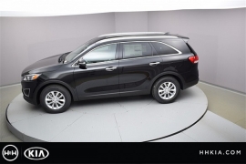 New 2018  Kia Sorento 4d SUV FWD LX at Promax Motors near Davenport, IA