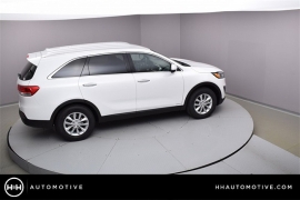 New 2018  Kia Sorento 4d SUV AWD LX at Promax Motors near Davenport, IA