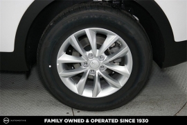 New 2018  Kia Sorento 4d SUV AWD LX at Promax Motors near Davenport, IA