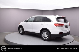 New 2018  Kia Sorento 4d SUV AWD LX at Promax Motors near Davenport, IA