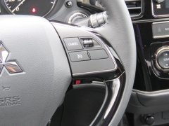 New 2019  Mitsubishi Outlander 4d SUV AWC SE at Promax Motors near Davenport, IA