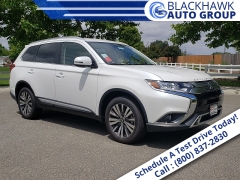 New 2019  Mitsubishi Outlander 4d SUV FWD SEL at Promax Motors near Davenport, IA