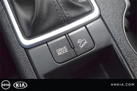 New 2018  Kia Sportage 4d SUV FWD LX at Promax Motors near Davenport, IA