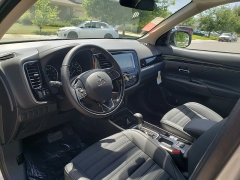 New 2019  Mitsubishi Outlander 4d SUV FWD SE at Promax Motors near Davenport, IA