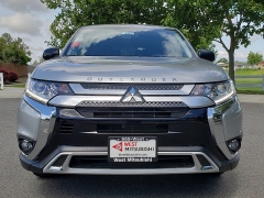 New 2019  Mitsubishi Outlander 4d SUV FWD ES at Promax Motors near Davenport, IA