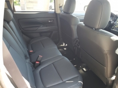 New 2019  Mitsubishi Outlander 4d SUV FWD SEL at Promax Motors near Davenport, IA