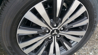 New 2019  Mitsubishi Outlander 4d SUV FWD SE at Promax Motors near Davenport, IA