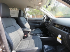 New 2019  Mitsubishi Outlander 4d SUV AWC SE at Promax Motors near Davenport, IA