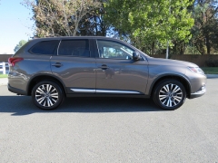 New 2019  Mitsubishi Outlander 4d SUV FWD ES at Promax Motors near Davenport, IA