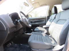 New 2019  Mitsubishi Outlander 4d SUV AWC SE at Promax Motors near Davenport, IA